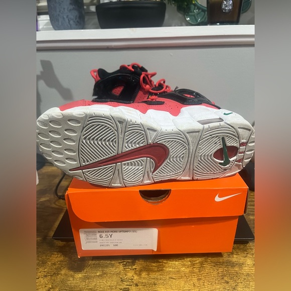 Nike Air More Uptempo Grade School 6.5 - Picture 6 of 7